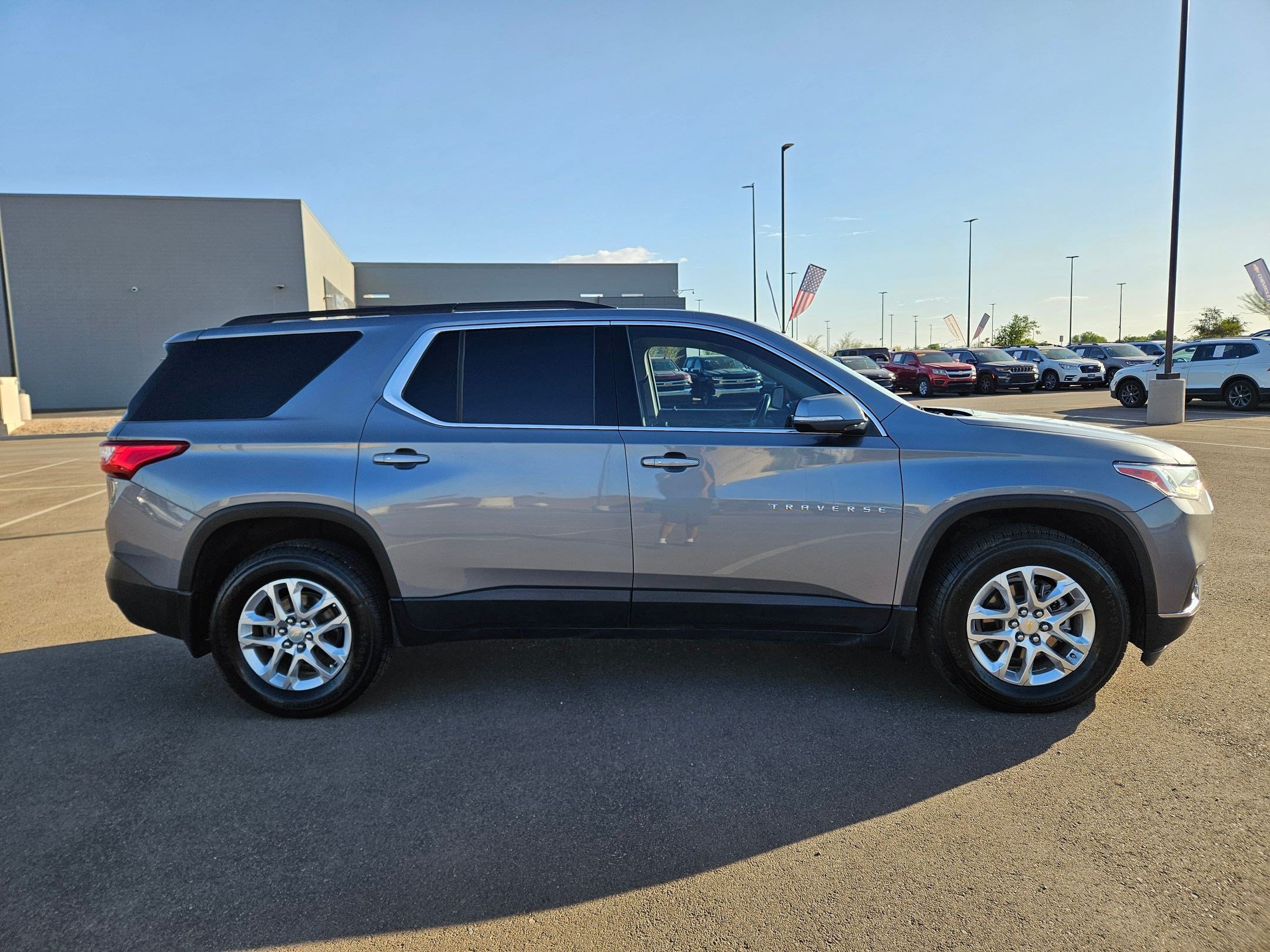 Certified 2021 Chevrolet Traverse LT FWD image 6
