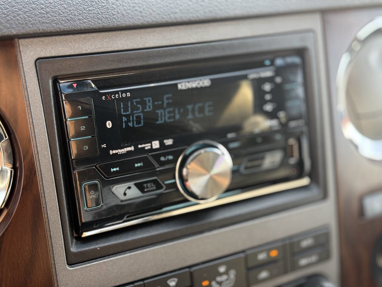 Used 2011 Ford F350 Lariat w/ Chrome Pkg image 25