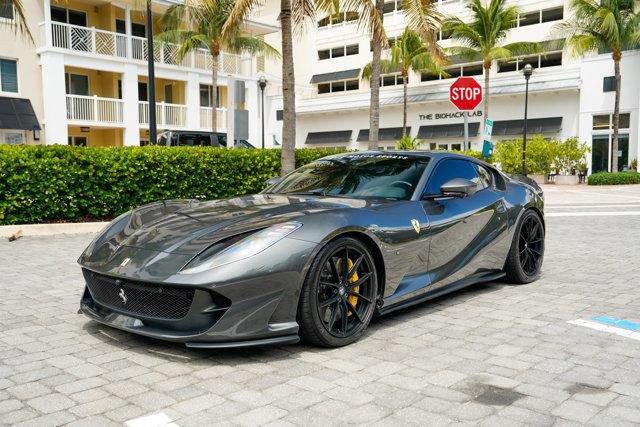 Used 2020 Ferrari 812 Superfast RWD image 2