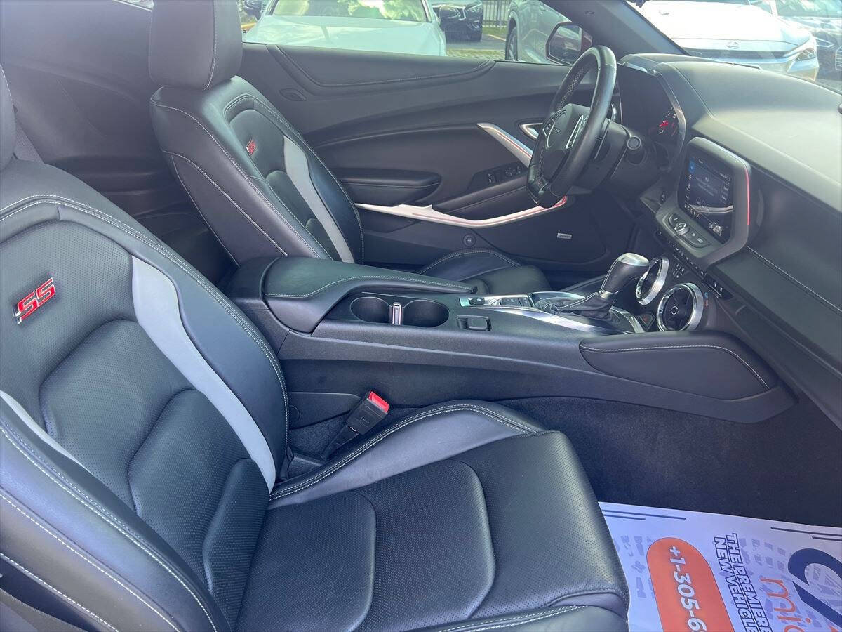 Used 2021 Chevrolet Camaro SS w/ Wild Cherry Design Package 2 RWD image 8