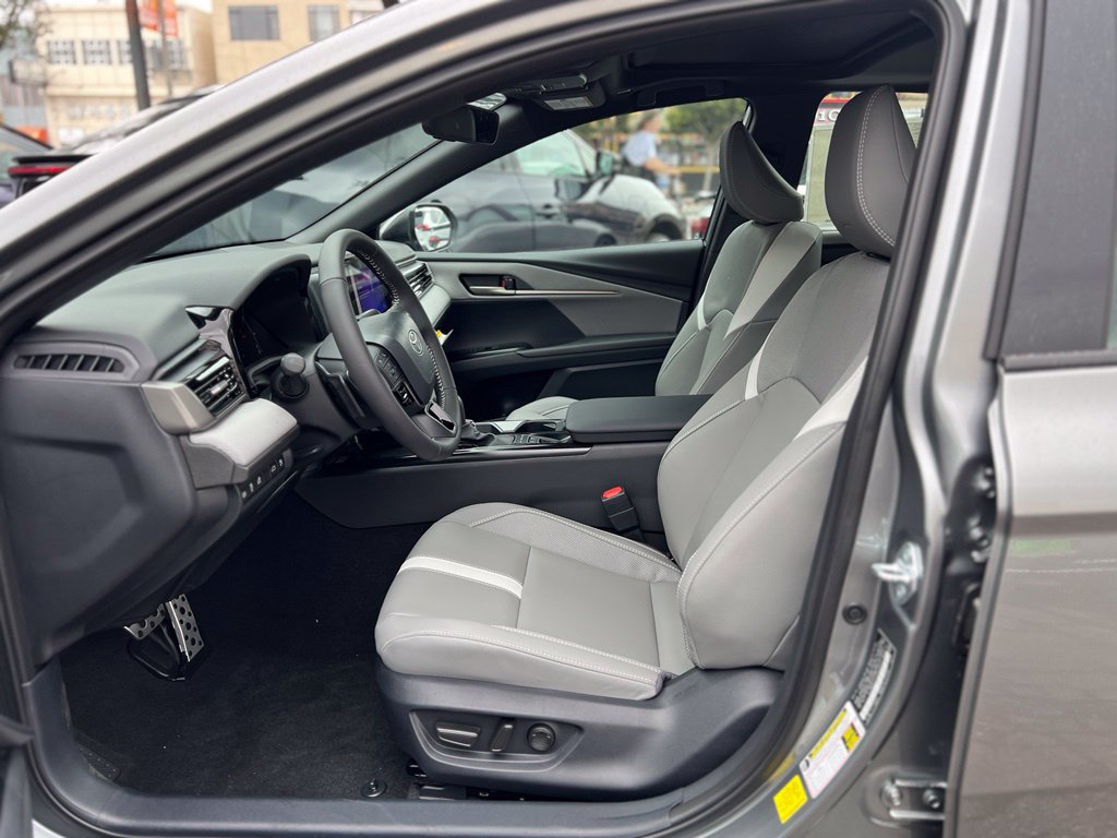 New 2026 Toyota Camry SE w/ Convenience Package FWD image 8