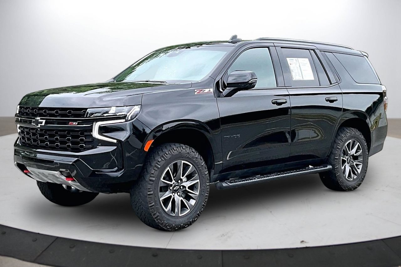 Used 2023 Chevrolet Tahoe Z71 w/ Luxury Package AWD/4WD image 4