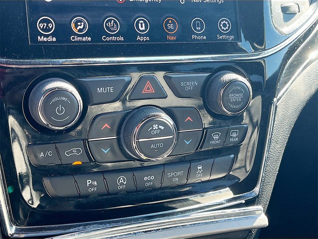 Used 2021 Jeep Grand Cherokee Limited image 16