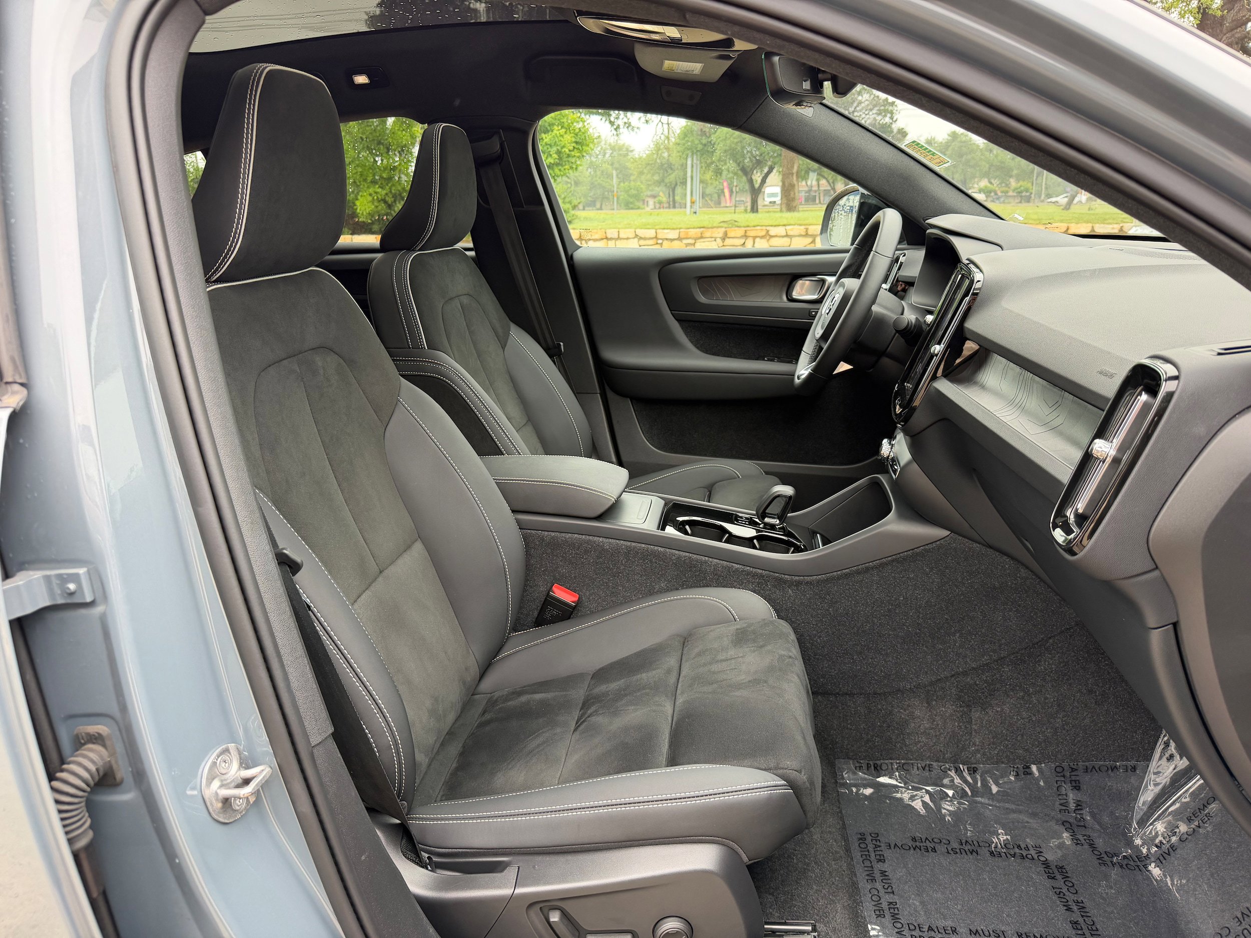 Certified 2023 Volvo C40 P8 Recharge Ultimate w/ Protection Package Premier AWD/4WD image 10