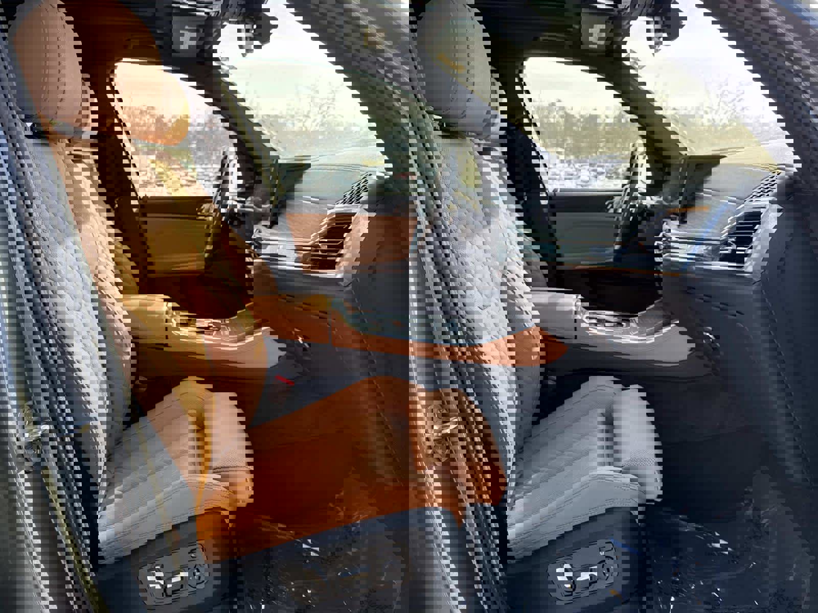 Used 2024 BMW X5 xDrive40i w/ M Sport Package image 15