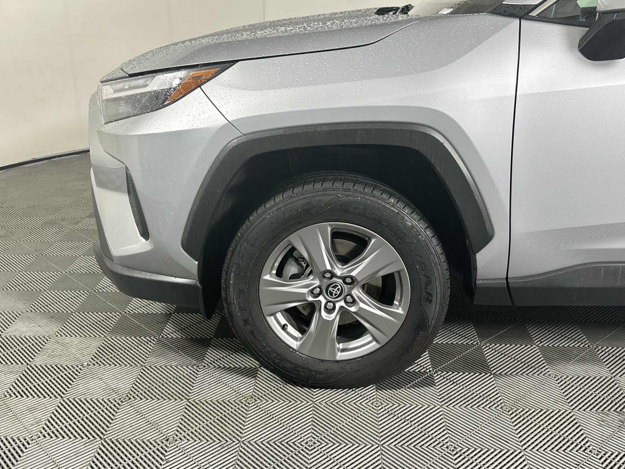 Used 2024 Toyota RAV4 XLE FWD image 11