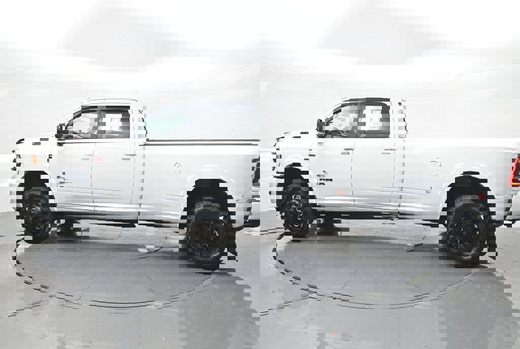 Used 2022 RAM 3500 Limited w/ Max Tow Package image 8