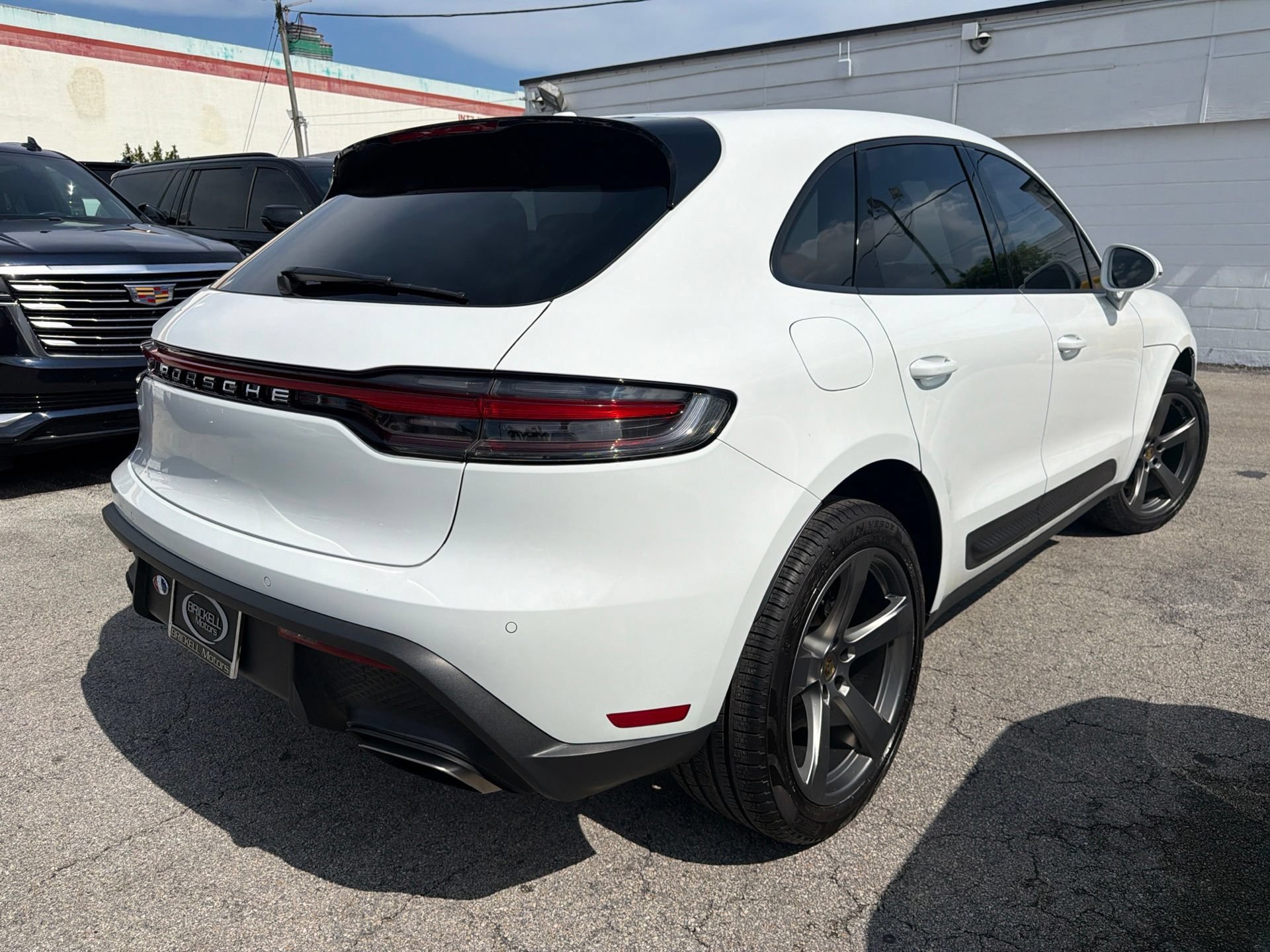 Used 2025 Porsche Macan AWD/4WD image 11