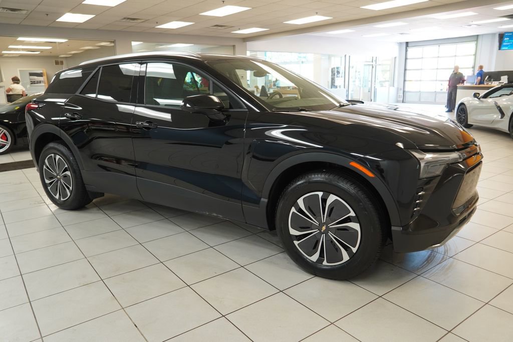 New 2025 Chevrolet Blazer EV LT AWD/4WD image 14