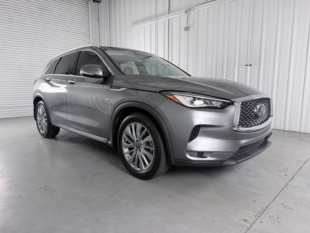 Certified 2023 INFINITI QX50 Luxe FWD image 3
