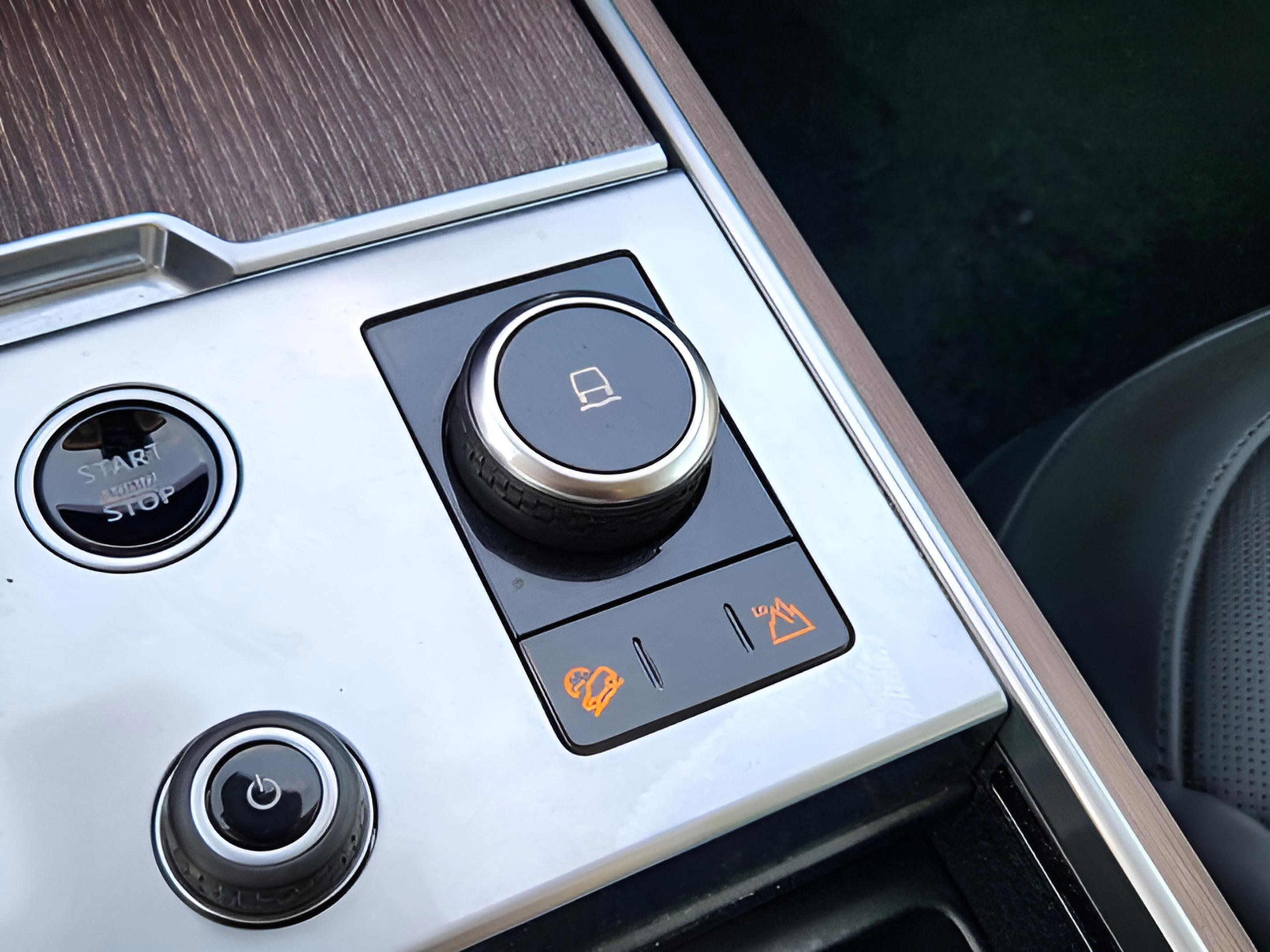 Used 2023 Land Rover Range Rover SE image 17