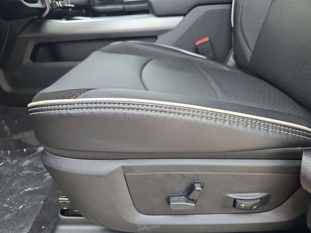 New 2025 RAM 2500 Laramie w/ Night Edition image 29