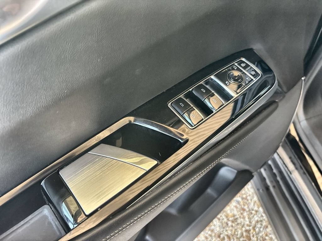 Certified 2025 Cadillac Escalade Premium Luxury AWD/4WD image 24