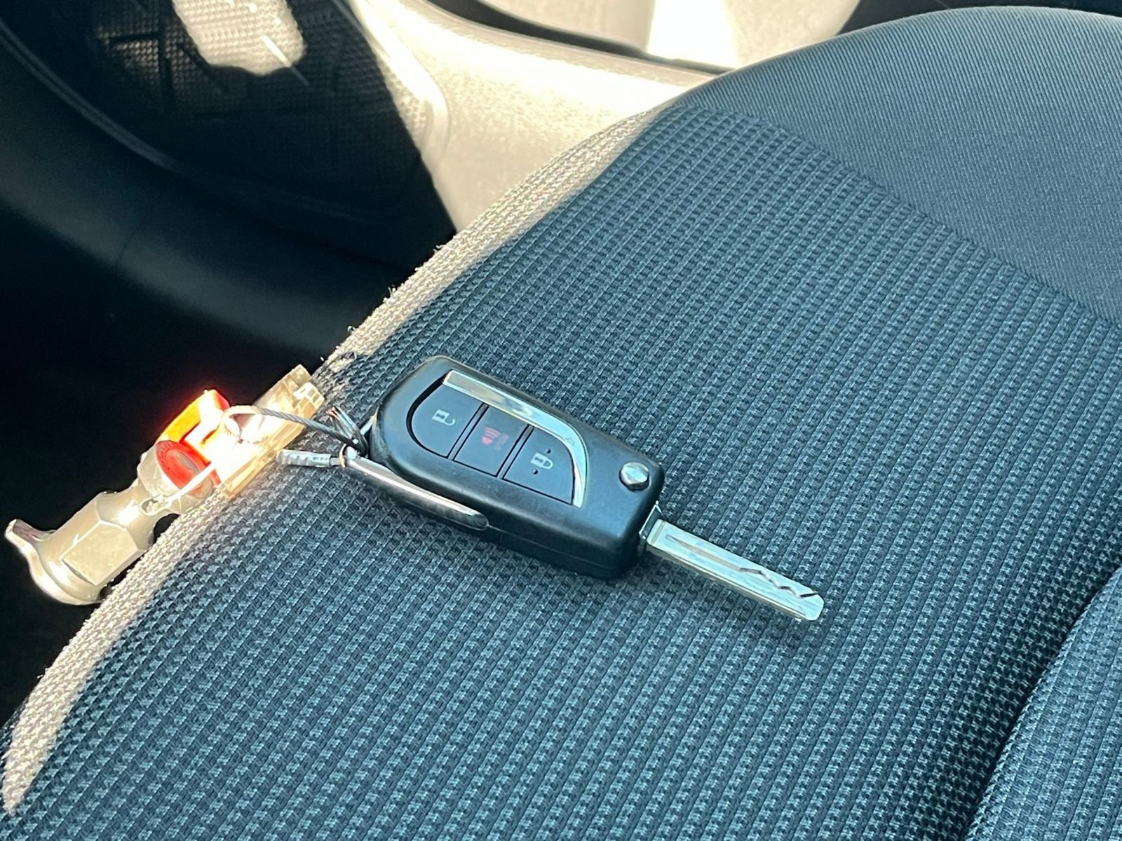 Used 2025 Toyota RAV4 LE image 22