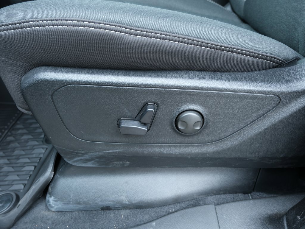 New 2026 RAM 1500 4x4 Crew Cab image 25