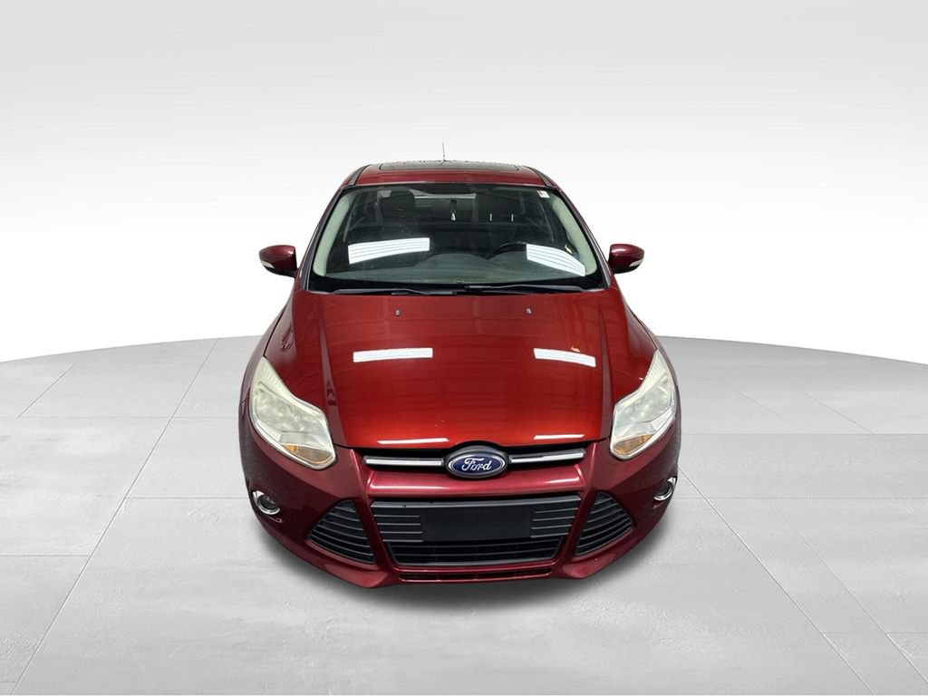 Used 2014 Ford Focus SE w/ SE Sport Package FWD image 3