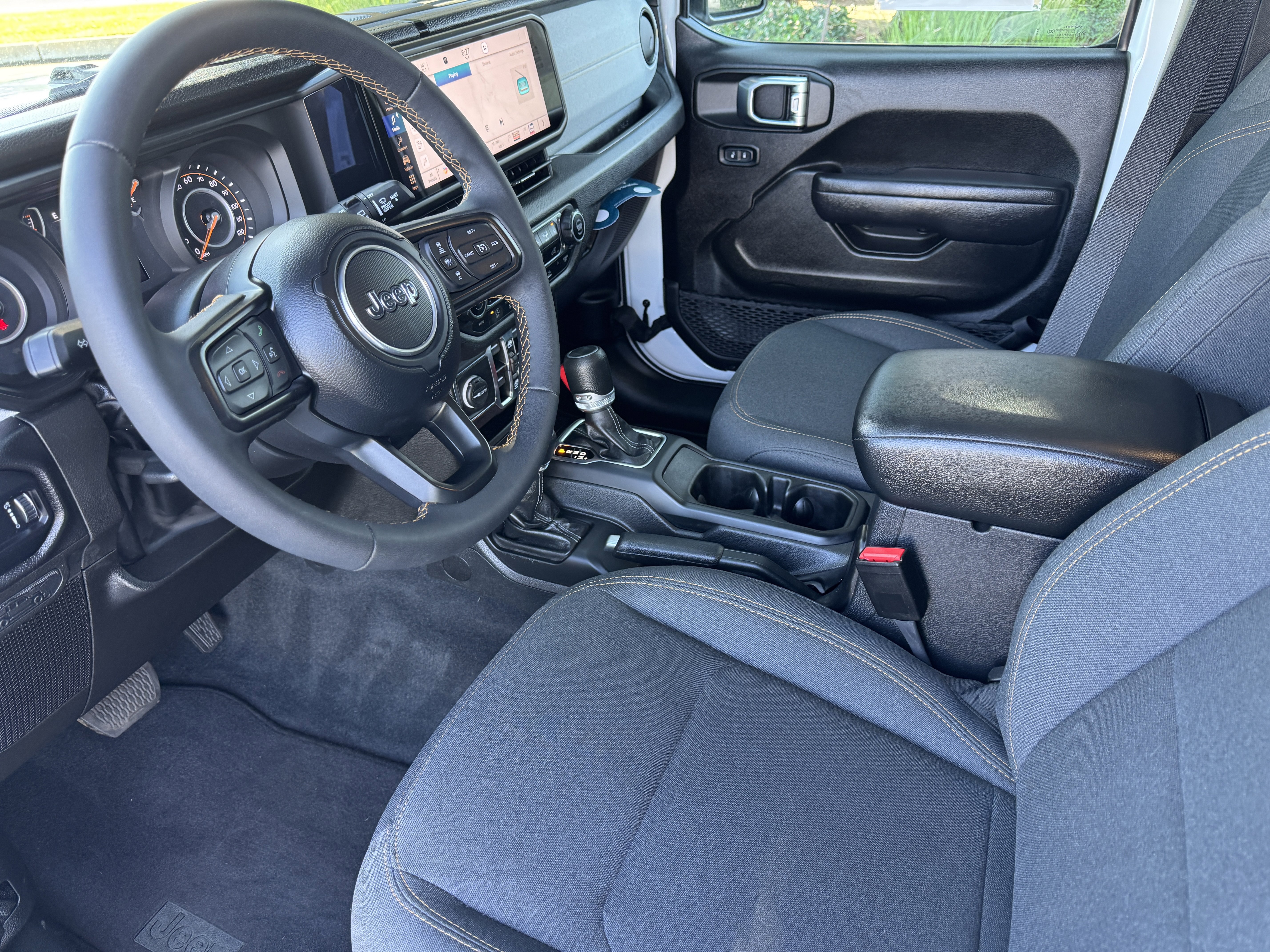 Used 2024 Jeep Wrangler Unlimited Sport AWD/4WD image 9