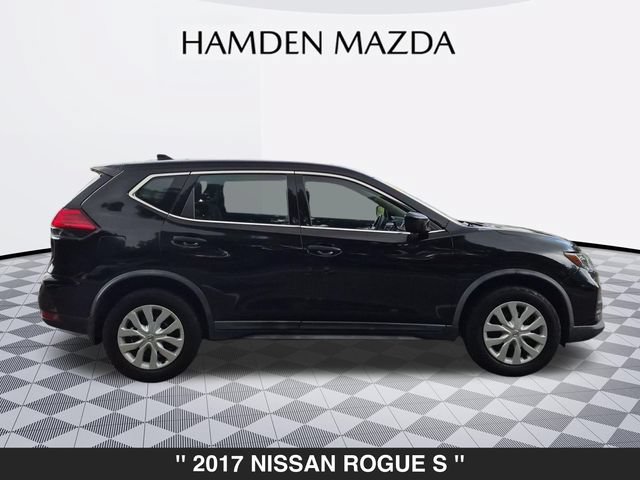 Used 2017 Nissan Rogue S AWD/4WD image 2