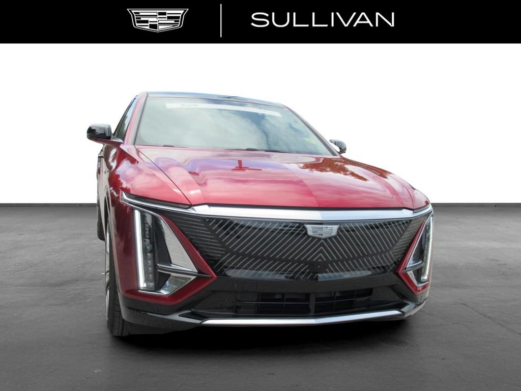 Certified 2025 Cadillac Lyriq Luxury w/ LPO, Floor Liner Package AWD/4WD image 3