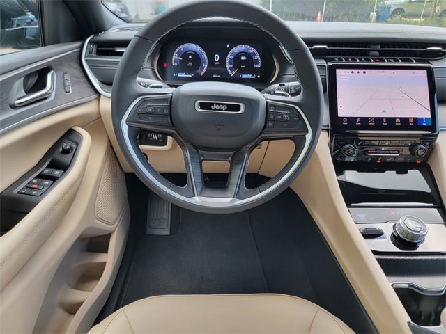 Certified 2024 Jeep Grand Cherokee Limited image 31