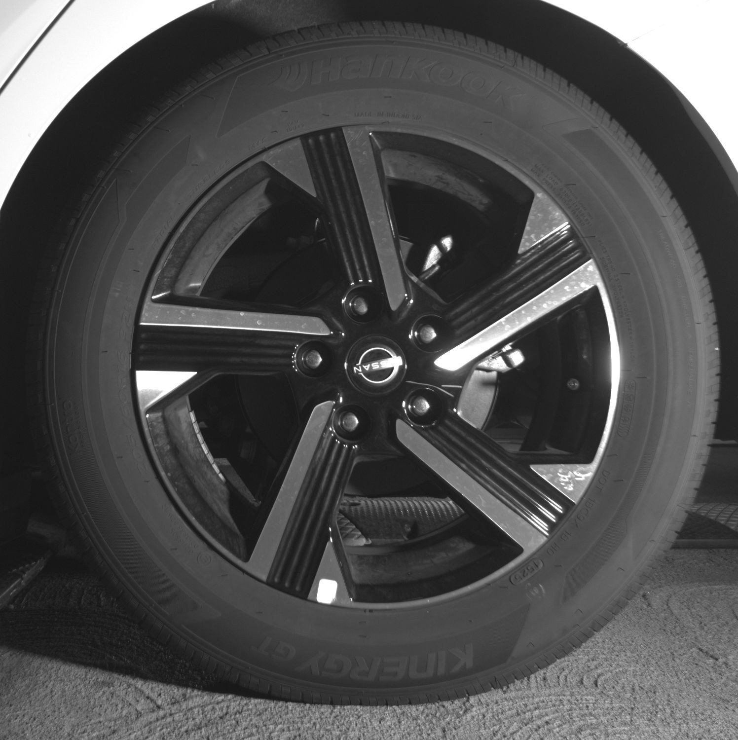 Used 2025 Nissan Sentra SV FWD image 17
