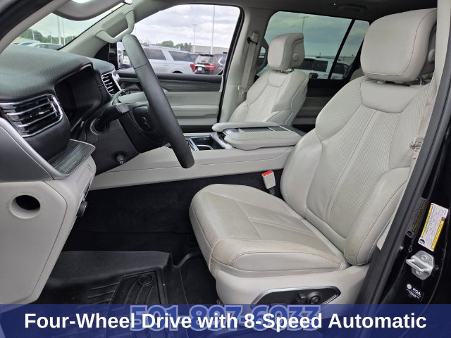 Used 2023 Jeep Wagoneer L Series II w/ Premium Group I AWD/4WD image 10