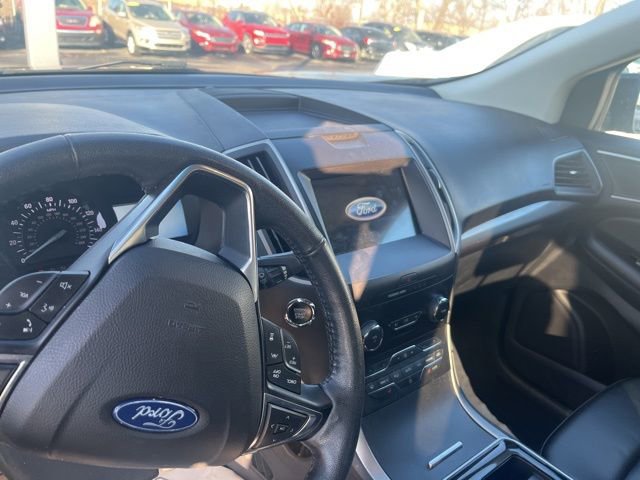 Used 2020 Ford Edge SEL image 12