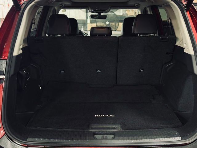 Used 2023 Nissan Rogue SL w/ SL Premium Package image 10