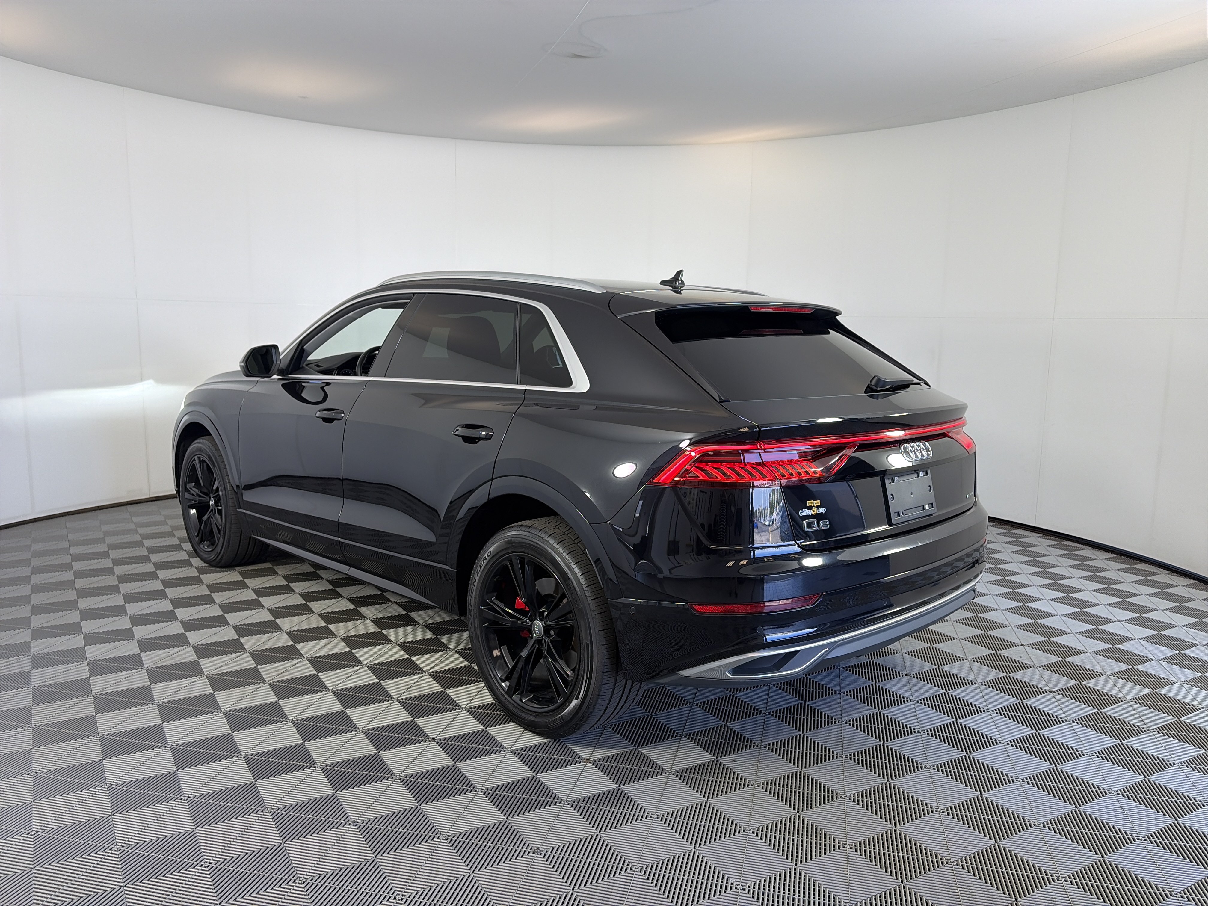 Used 2019 Audi Q8 Premium Plus AWD/4WD image 3