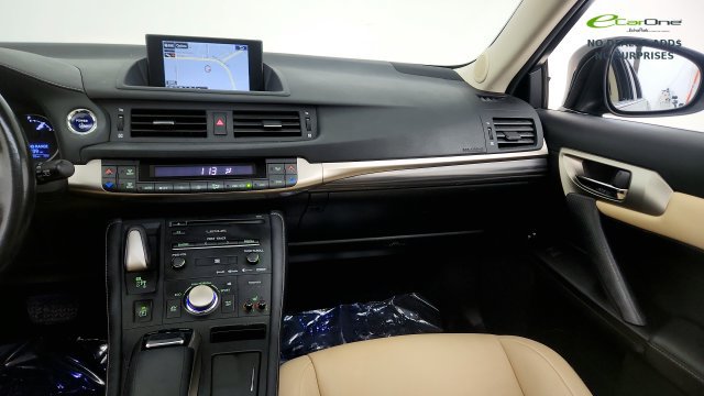 Used 2015 Lexus CT 200h w/ Navigation Package FWD image 57