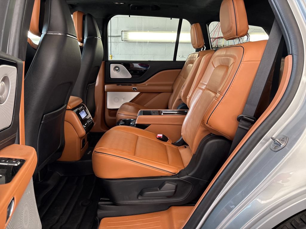 Used 2024 Lincoln Aviator Black Label w/ Jet Package AWD/4WD image 36