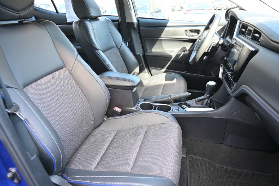 Used 2017 Toyota Corolla SE w/ Carpet Mat Package (TMS) image 14
