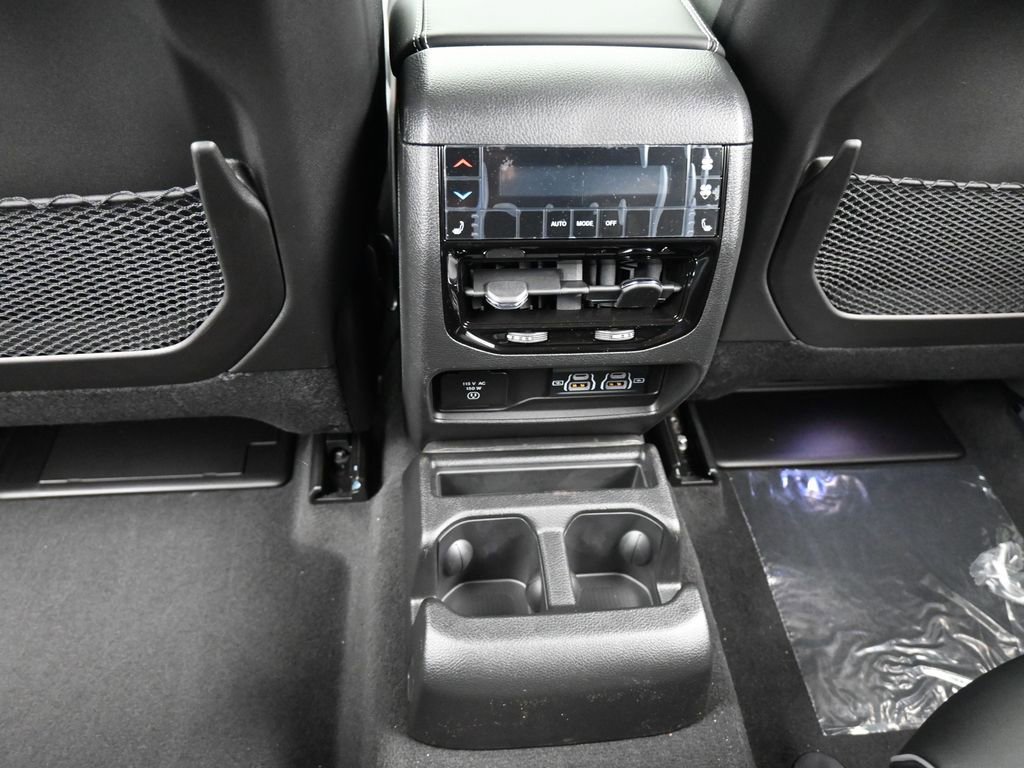 Used 2024 Jeep Grand Cherokee L Overland image 32