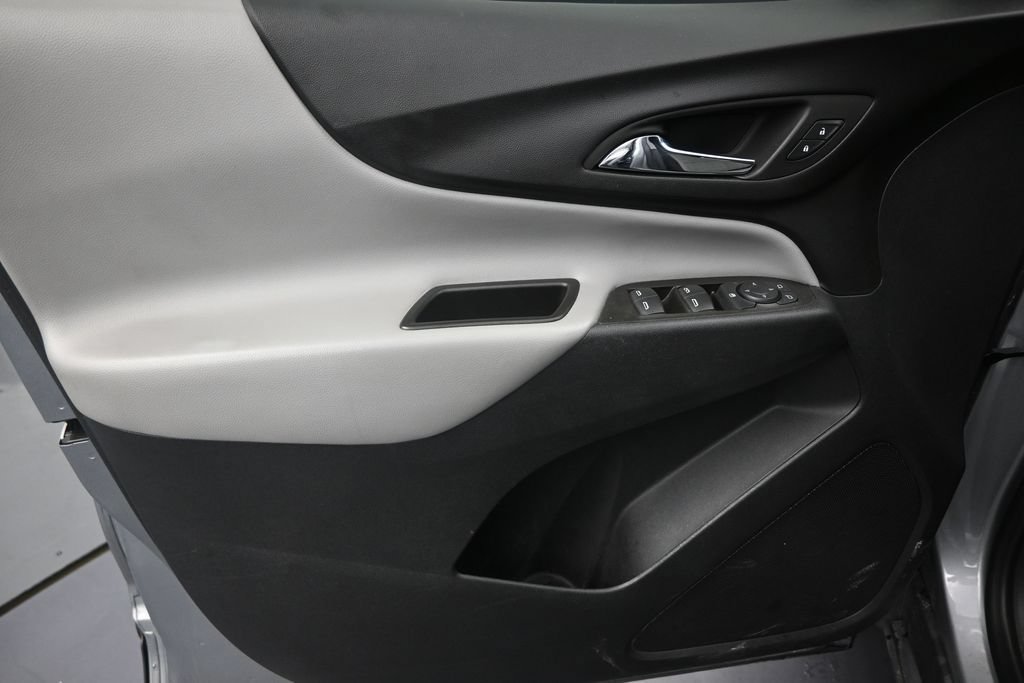 Used 2023 Chevrolet Equinox LS FWD image 11