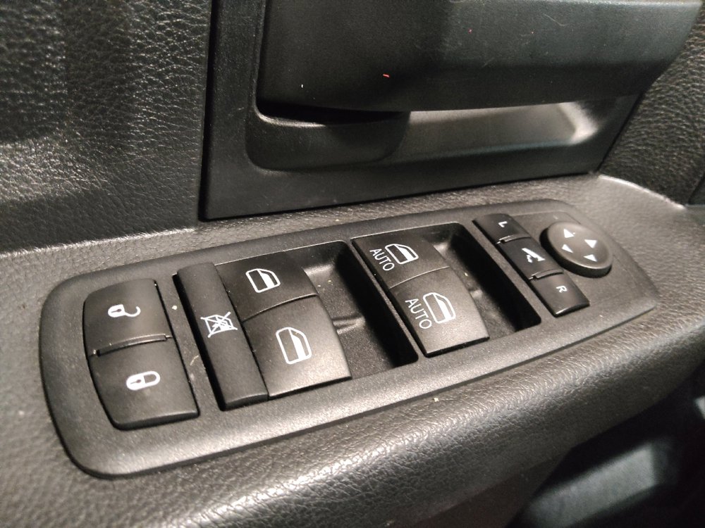 Used 2014 RAM 1500 Express RWD image 27