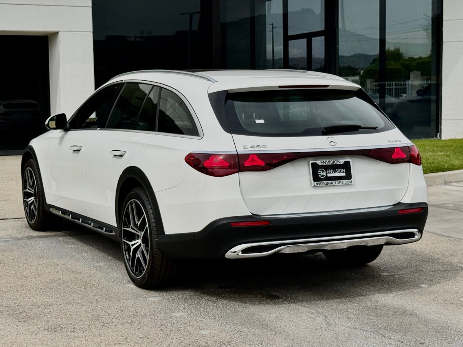 New 2026 Mercedes-Benz E 450 4MATIC All-Terrain Wagon image 11