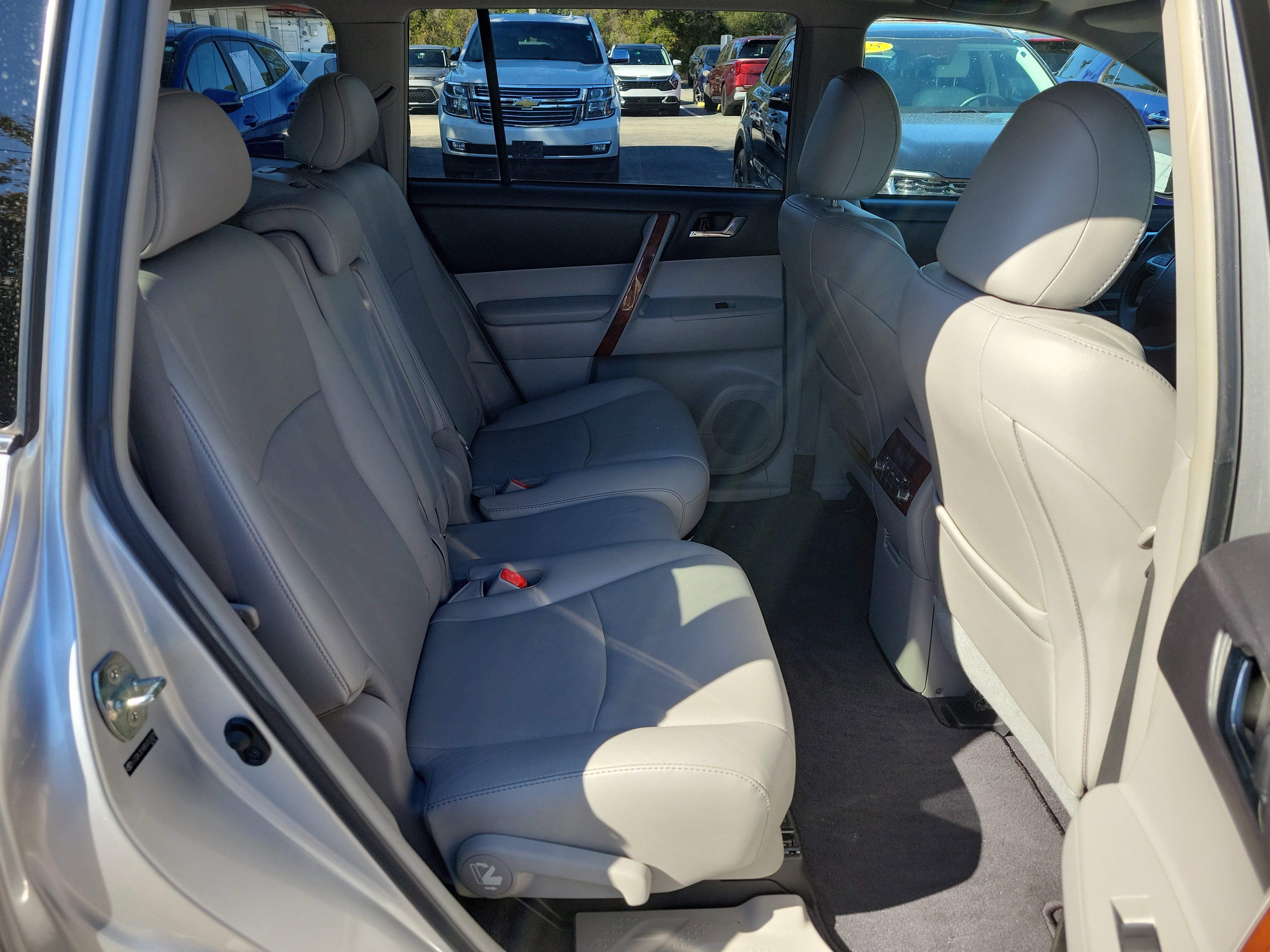 Used 2011 Toyota Highlander Limited image 12