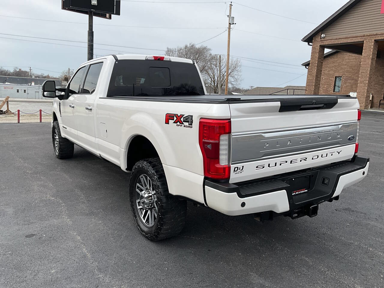 Used 2017 Ford F350 Platinum w/ Platinum Ultimate Package image 3