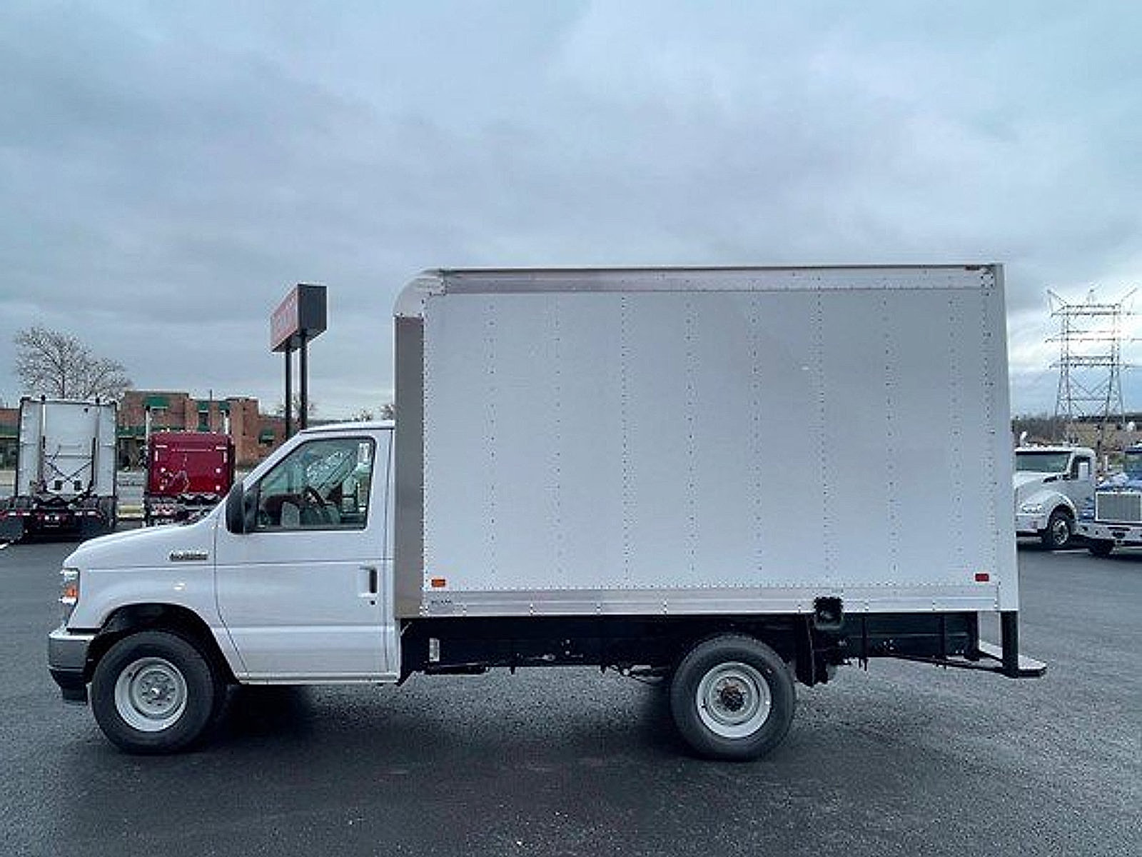 New 2024 Ford E-350 and Econoline 350 Super Duty w/ Power Windows & Locks Group RWD image 8