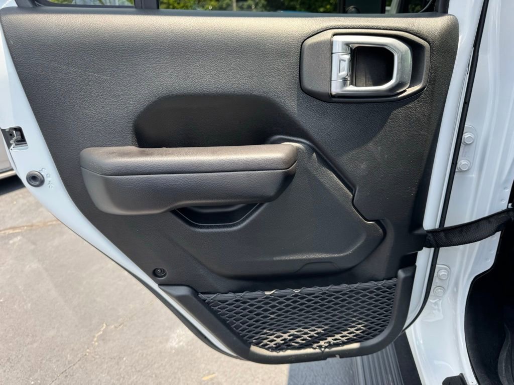 Used 2020 Jeep Gladiator Rubicon w/ Trailer Tow Package image 27