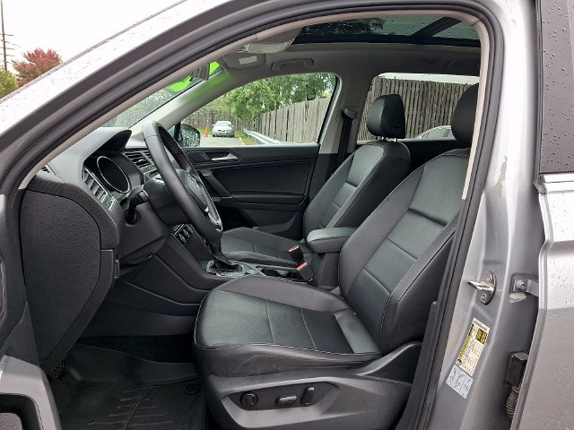 Used 2020 Volkswagen Tiguan SE AWD/4WD image 14