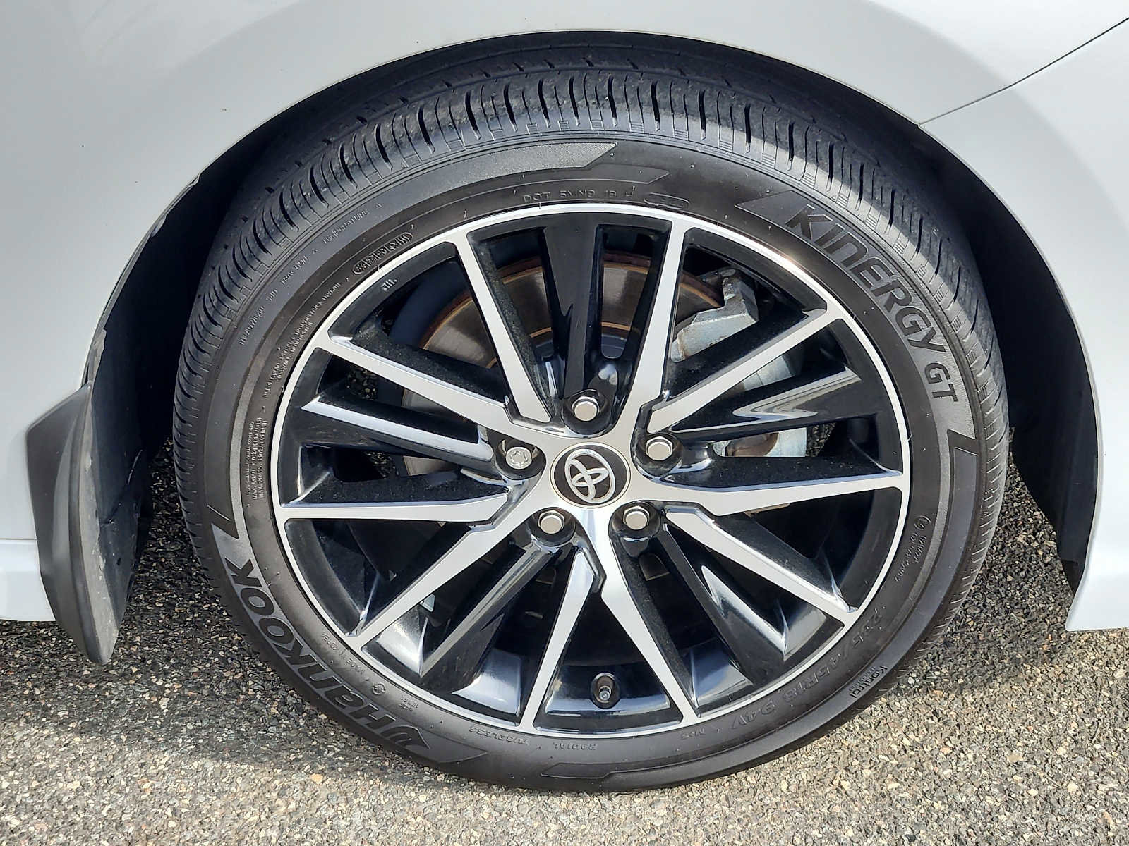 Used 2023 Toyota Camry SE w/ Cold Weather Package image 8
