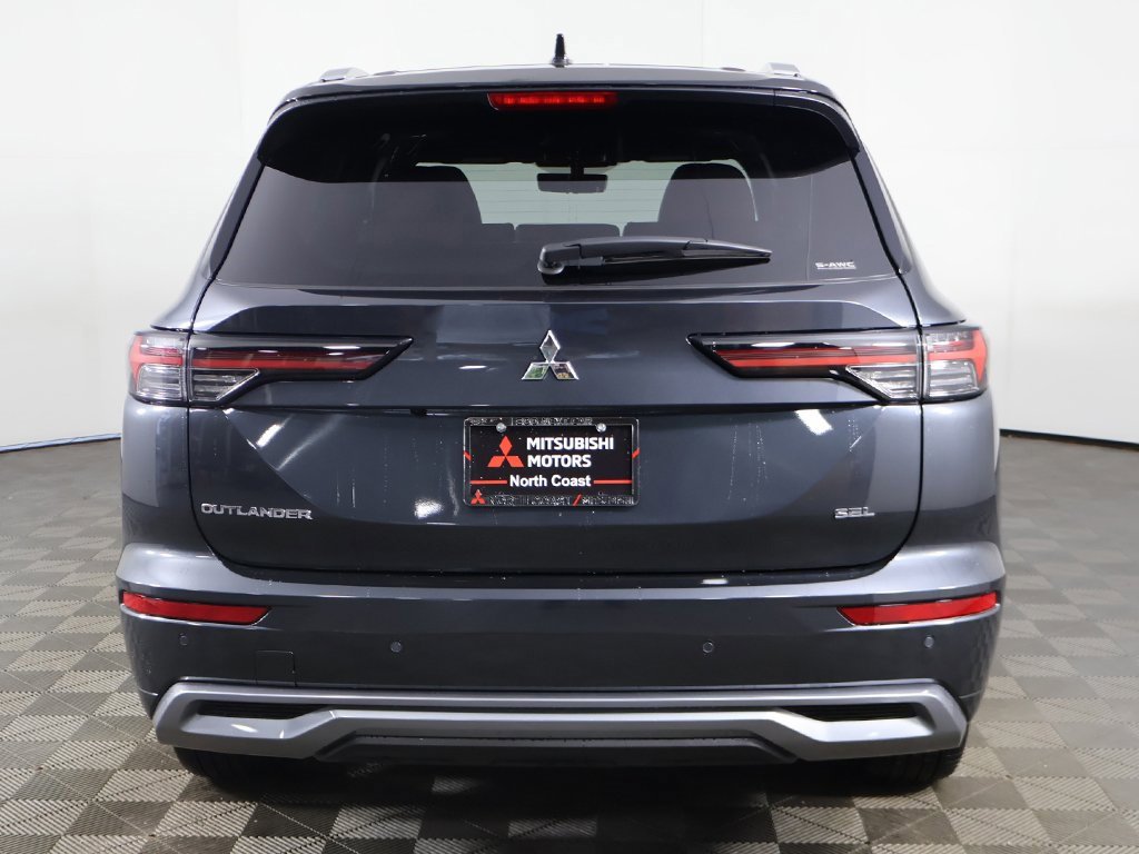 New 2025 Mitsubishi Outlander SEL image 17