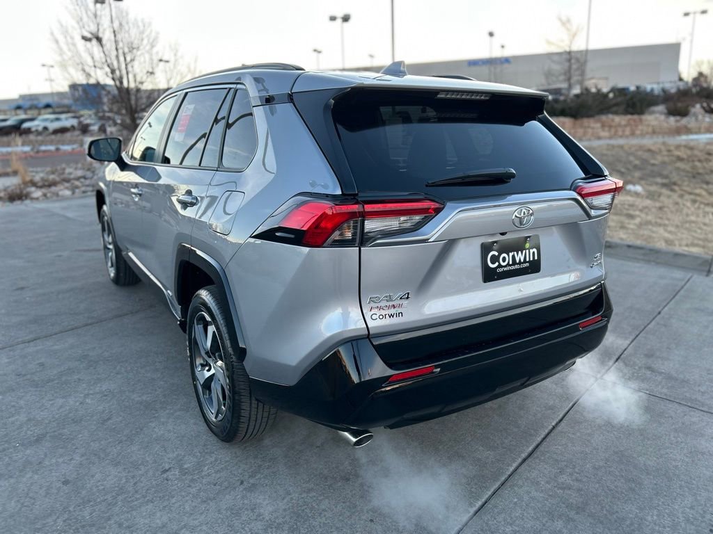Used 2025 Toyota RAV4 SE w/ Weather & Moonroof Package image 5