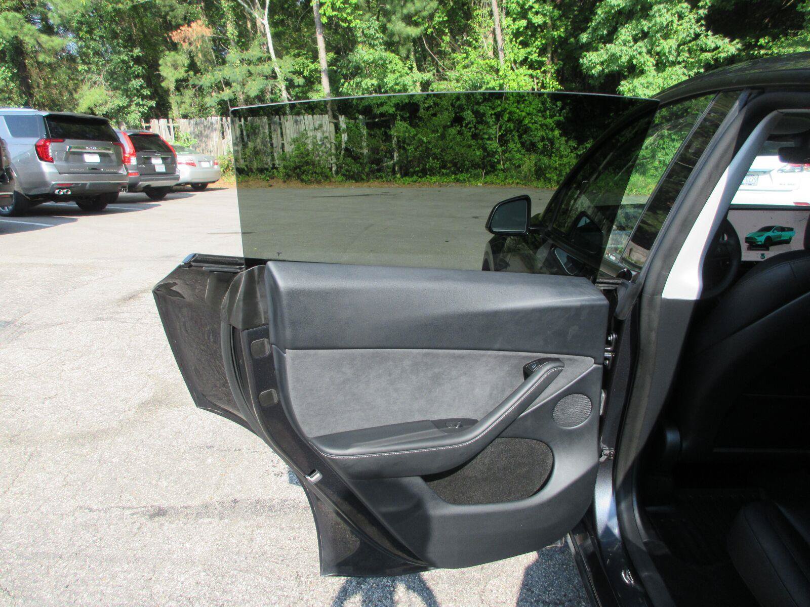 Used 2025 Tesla Model Y Long Range AWD/4WD image 12