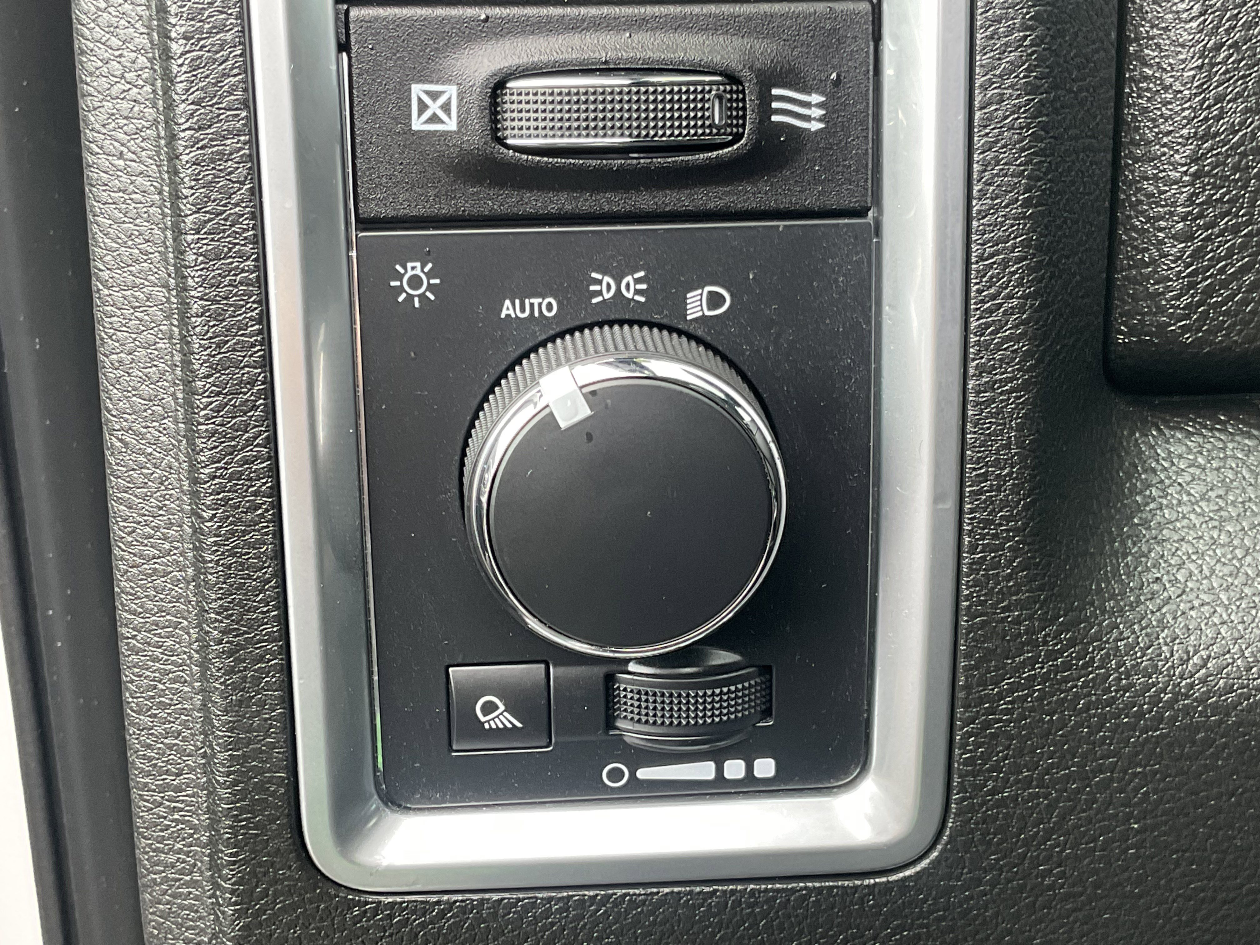 Used 2024 RAM 1500 Classic Warlock image 31