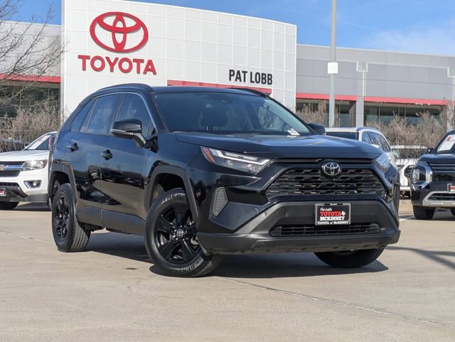 Used 2024 Toyota RAV4 XLE w/ Convenience Package image 2