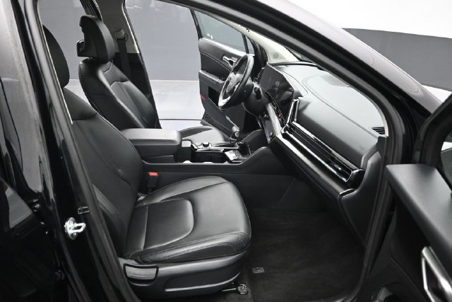Used 2025 Kia Sportage EX FWD image 33