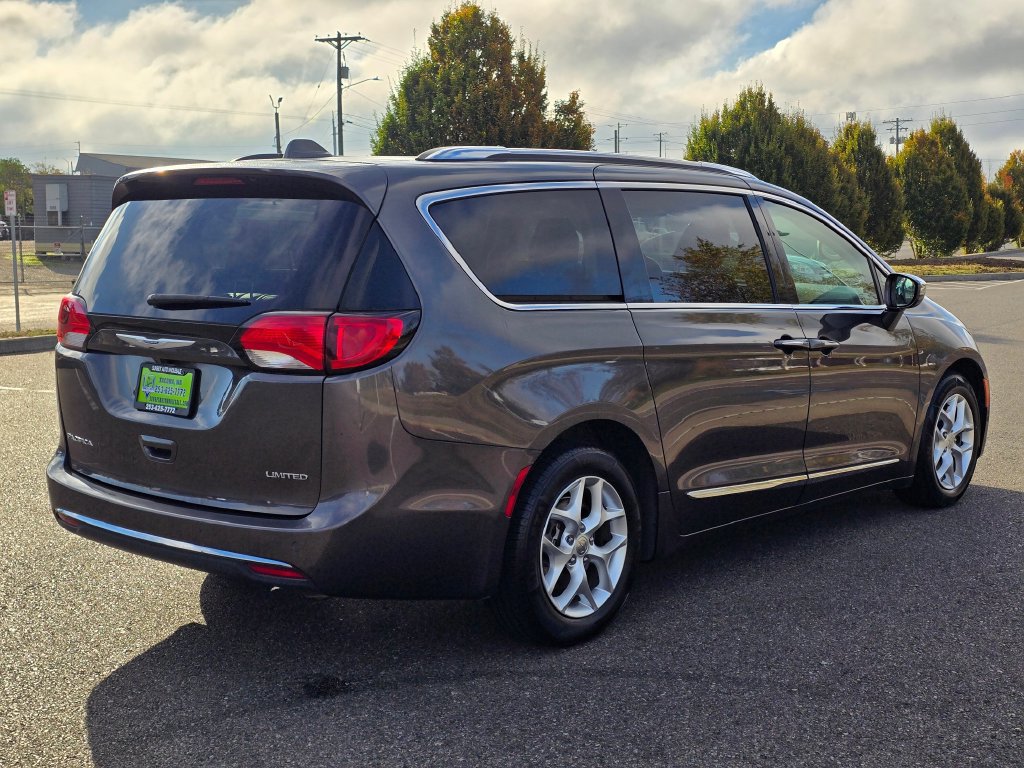 Used 2020 Chrysler Pacifica Limited FWD image 5