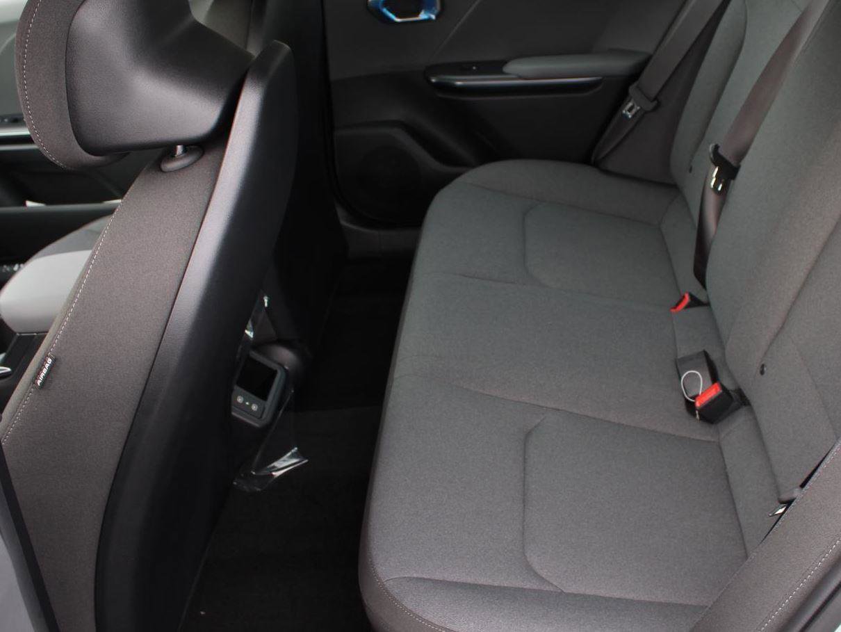 New 2025 Kia K4 LXS image 17